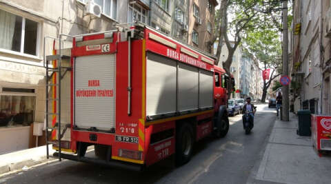 Bursa'da nefes kesen kedi kurtarma operasyonu