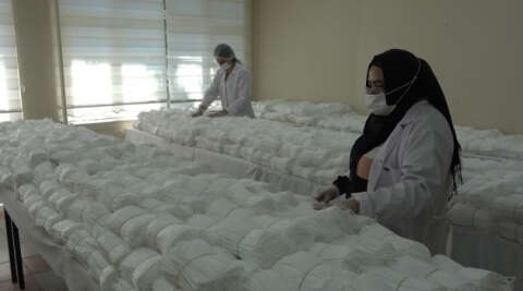 Sağlık çalışanları için 2 ayda 75 milyon cerrahi maske üretildi