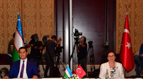 Ticaret Bakanı Pekcan: ”Türkiye OECD ve G20 ülkeleri arasında en hızlı büyüyen ülke konumundadır”