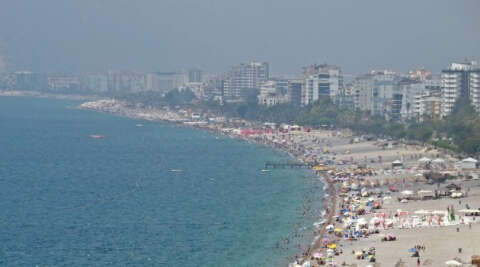 Antalya çifte bayram yaşadı, gözler Rus turiste çevrildi