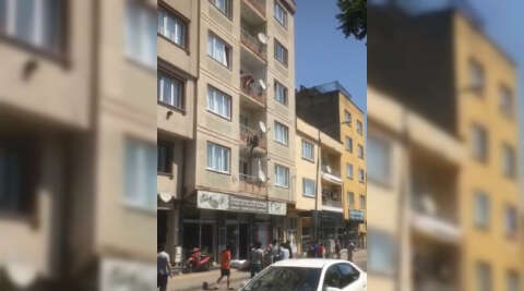 Bursa'da 2.kattan böyle atladı, vatandaşın koyduğu yatak...