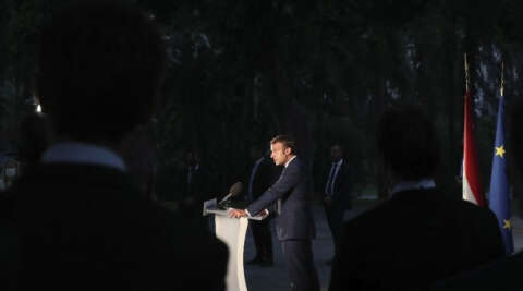 Fransa Cumhurbaşkanı Macron: "4 Ağustos umutsuzluğa çarpan bir yıldırım gibiydi"