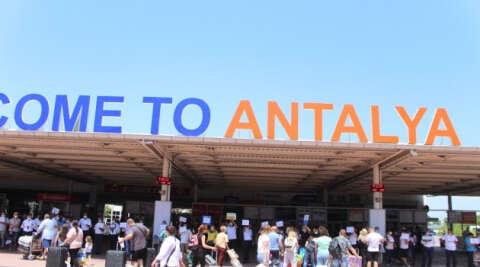 Antalya’da Rus turist sevinci