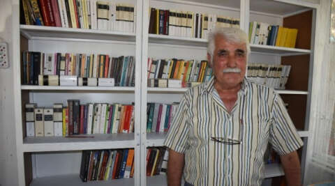 Emekli eğitim müfettişi, gençler okuma alışkanlığı kazansın diye 76 yaşında kütüphane kurdu