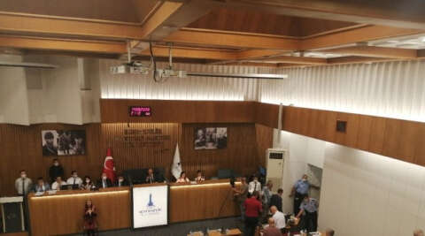 Büyükşehir meclisinde AK Parti Grubu salonu terk etti