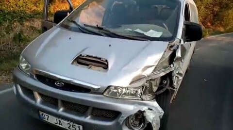 Alanya’da iki otomobil çarpıştı: 3 yaralı