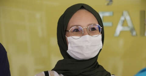 YKS sonuçlarını öğrendiği an attığı sevinç çığlıklarıyla gündeme gelen öğrenci, fakültesine kavuştu