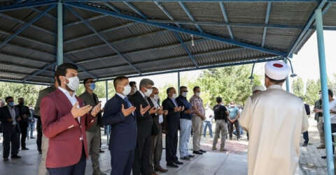 Afyonkarahisar’da öldürülen genç Van’da toprağa verildi