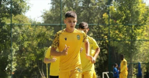 Yeni Malatyaspor’da genç Burak Efe ile profesyonel sözleşme imzalandı