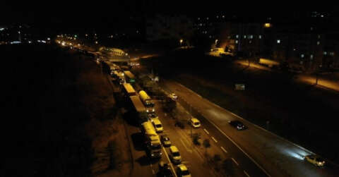 Zift yüklü tankerde yangın çıktı, Kırıkkale-Kayseri karayolu trafiğe kapandı