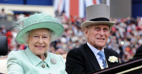 Kraliçe Elizabeth, yıl sonuna kadar büyük saray etkinlikleri iptal etti