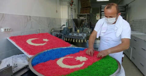 Azerbaycan ve Türk bayrağı temalı kadayıf yaparak kampanya başlattı