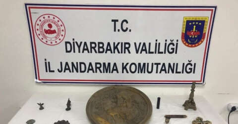 Diyarbakır’da tarihi eser kaçakçılığı operasyonu: 26 eseri 500 bin liraya satmak istediler