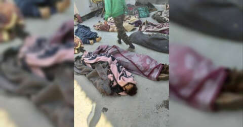 Rus savaş uçakları İdlib’de muhaliflerin kampını vurdu: 75 ölü