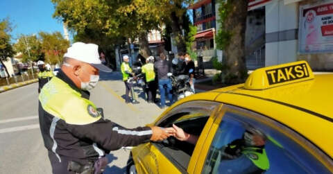 Taksiciler maskesiz yolcuların ‘pes’ dedirten bahanelerini anlattı
