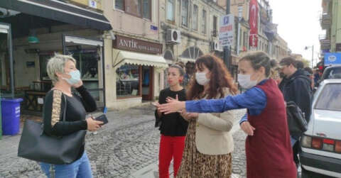 Çanakkale’de depremi hisseden vatandaşlar can havliyle sokaklara indi