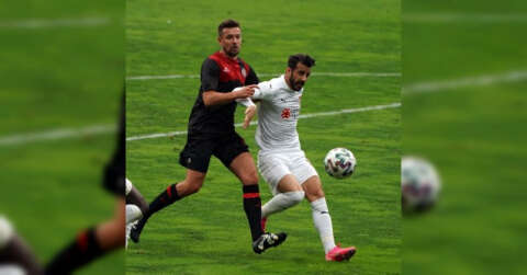 Süper Lig: Fatih Karagümrük: 0 - DG Sivasspor: 1 (İlk yarı)