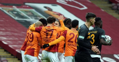 Galatasaray iç sahada 7 puan kaybetti