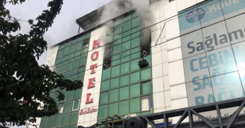 Şanlıurfa’da otelde çıkan yangın devam ediyor