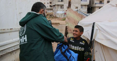 Afrin’de 560 çocuğa kışlık kıyafet desteği