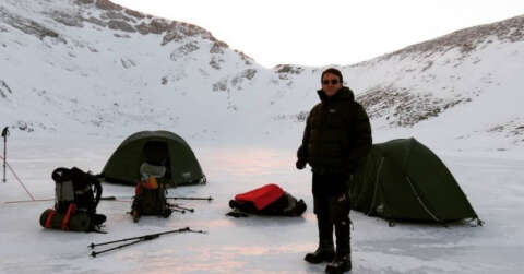 Uludağ'ın donan gölleri üzerinde kamp