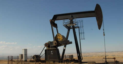 Suudi Arabistan’ın kesinti kararıyla petrol fiyatları artıya geçti