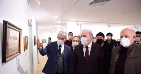 Hat sanatının zarif kalemi Ali Alparslan’ın ilk şahsi sergisi Fatih’te açıldı
