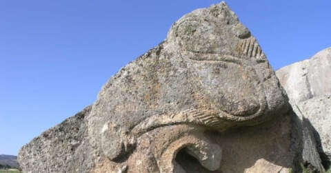 (Özel) Gizemli Frig vadisinin en dikkat çekici eseri: ‘Yılantaş Kaya Mezarı’