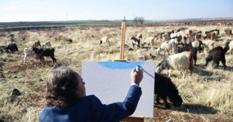 Siverekli çoban, usta ressamlara taş çıkartıyor