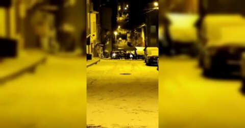 Arnavutköy’de kartopu oynayanlar vatandaş mahallede kalan polis aracını böyle kurtardı