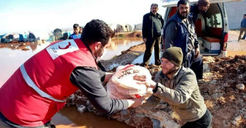 İdlib’deki selzedelere Türk Kızılay yardımı