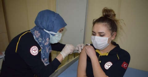 İnhisar’da CoronaVac aşısı uygulanmaya devam ediyor