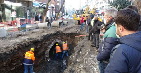 Trabzon’da alt yapı çalışması sırasında bulunan su kemerini andıran yapıya inceleme