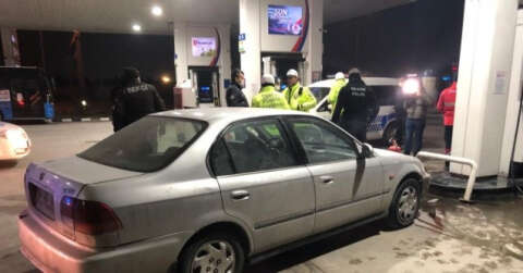 Benzinlikte kaza yapan alkollü sürücüden ilginç savunma: "Araba kendi çalıştı, oraya gitti vurdu"