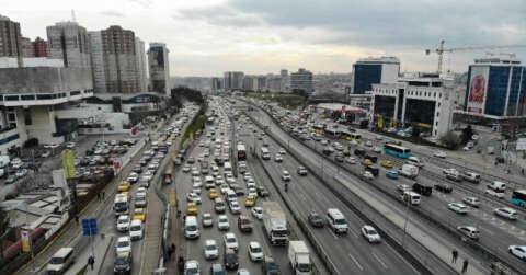 Kısıtlama öncesi İstanbul’da trafik yoğunluğu oluştu