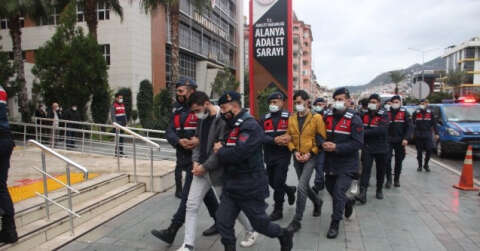 Antalya’da eş zamanlı ’Dalgakıran’ operasyonunda 20 şüpheli daha adliyeye sevk edildi