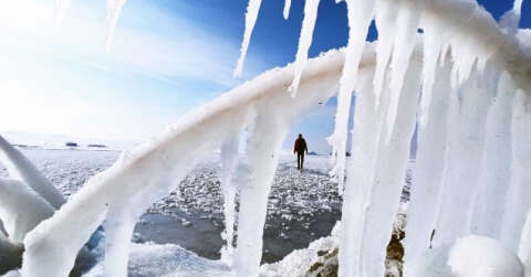 Buz tutan Nazik Gölü’nde Sibirya’yı aratmayan görüntüler