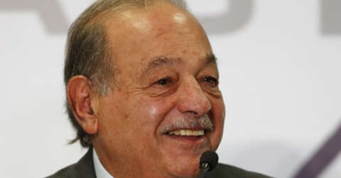 Dünyanın en zengin isimlerinden Carlos Slim, Covid-19 şüphesi ile hastaneye kaldırıldı