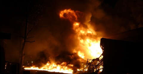 Samsun’da sanayi sitesinde iş yerleri alev alev yanıyor