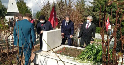 Türkiye’nin ilk şehit kadın pilotu Ayfer Gök, mezarı başında dualarla anıldı