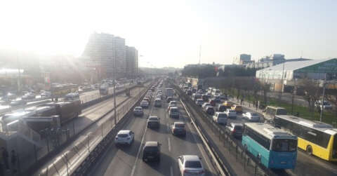İstanbul’da trafik yoğunluğu yüzde 74 seviyelerine ulaştı