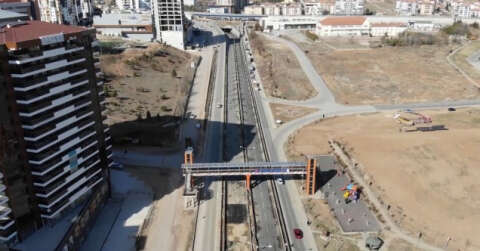 Kilit kavşaktaki çalışma 20 saat sürdü: Ankara-Kayseri kara yolu ulaşıma açıldı