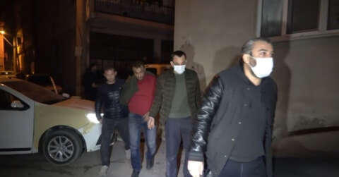 Bursa'da kovalamaca...Önce evin duvarına sonra polis aracına çarptı