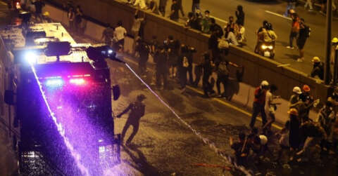Tayland’daki gösterilerde 33 kişi yaralandı, 1 polis öldü