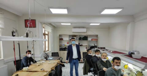 İstanbul’da öğrendiği gümüşçülük mesleğini memleketi Batman’da işsiz gençlere öğretiyor