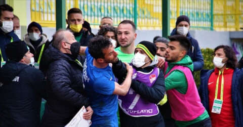 3. Lig’de ilk yarı bitiminde kavga çıktı