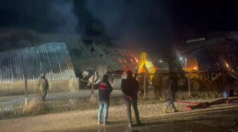 İzmir’de mobilya atölyesinde korkutan yangın