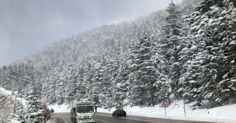 Kar kılınlığının 1 metreye ulaştığı Antalya-Konya karayolunda kartpostallık görüntüler