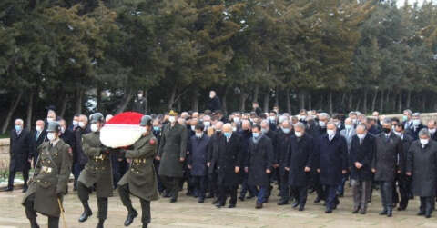 MHP lideri Bahçeli ve heyeti Anıtkabir’i ziyaret etti