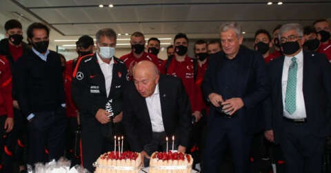 Nihat Özdemir’in doğum günü kutlandı